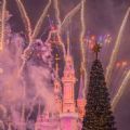 迪士尼城堡背景图夜晚烟花高清壁纸